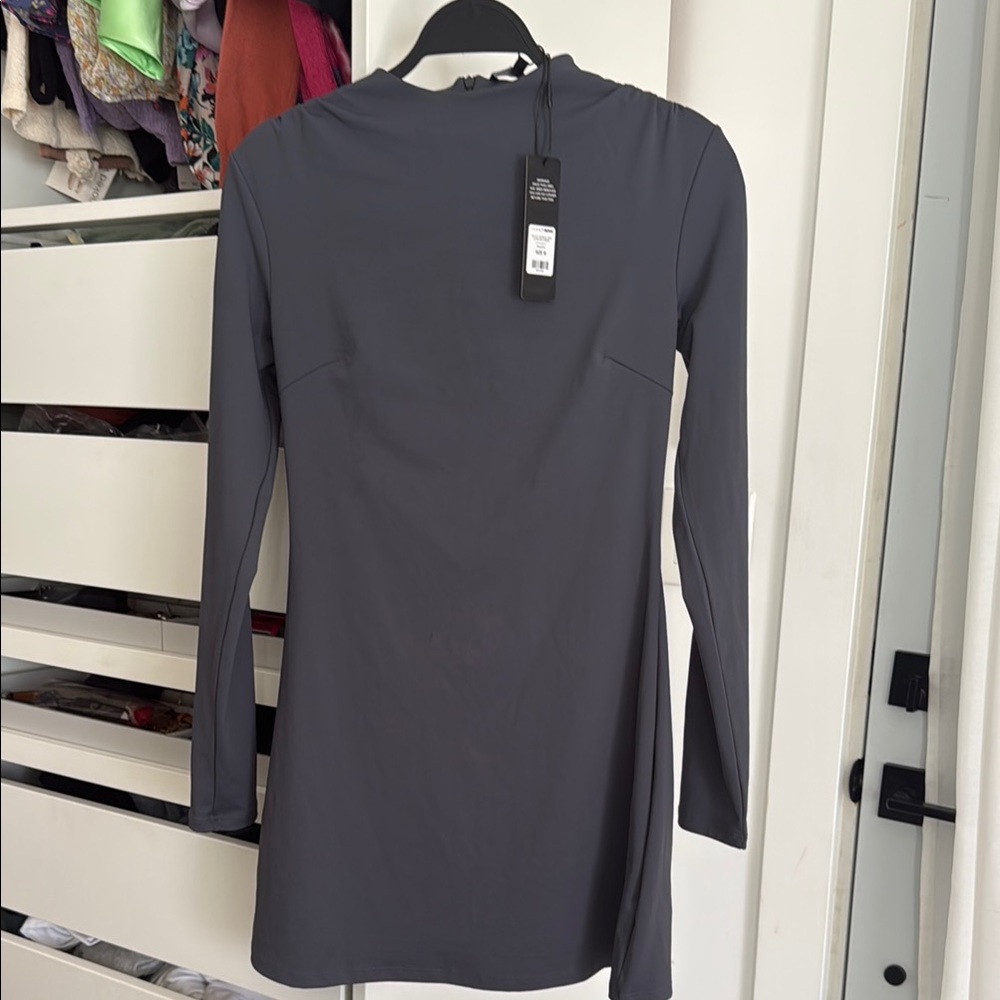 Elegant Gray Long-Sleeve Dress